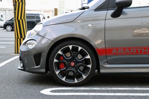 美品 アバルトABARTH タイヤホイールセットRAYS ZE40 4本 595